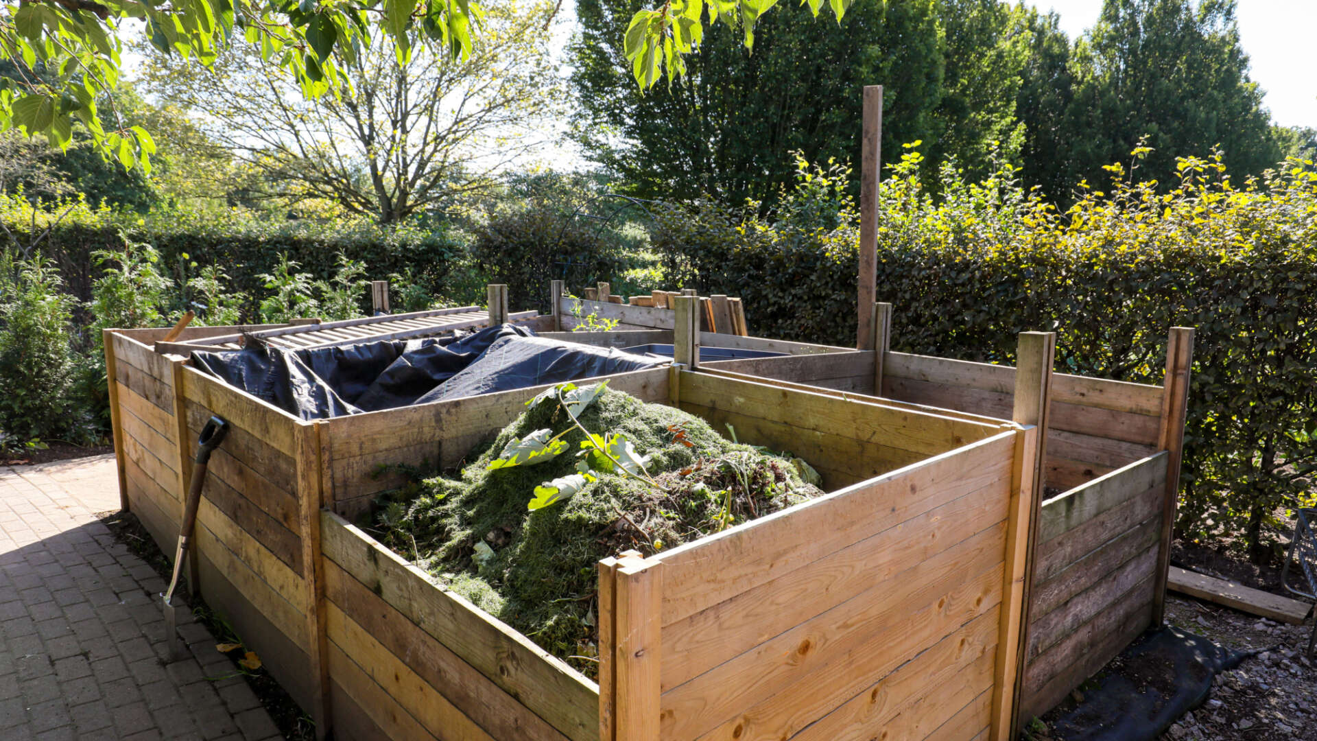 Processing Organic Waste For Your Compost with a Chipper Shredder