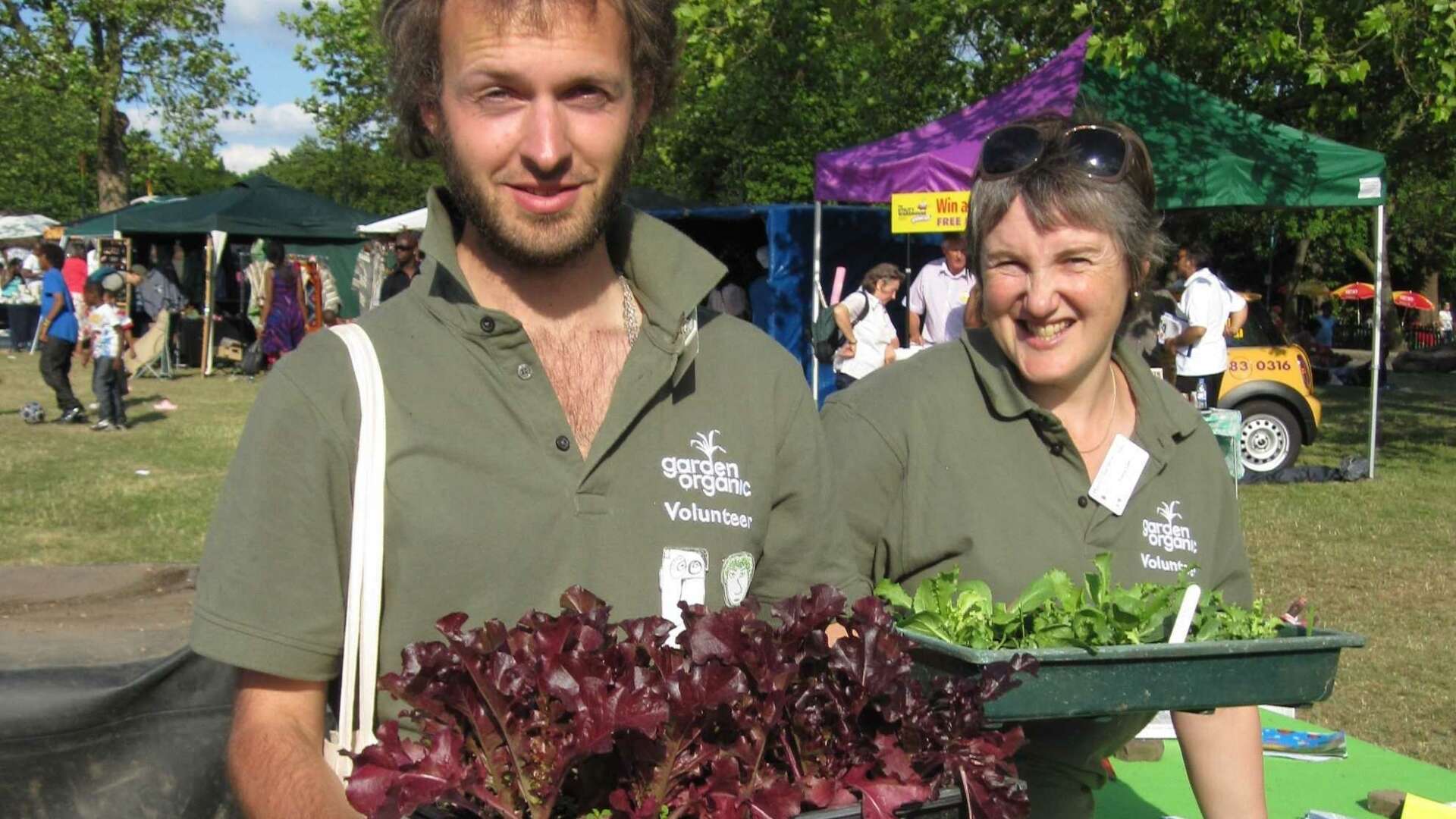 Masters Gardeners with lettuce
